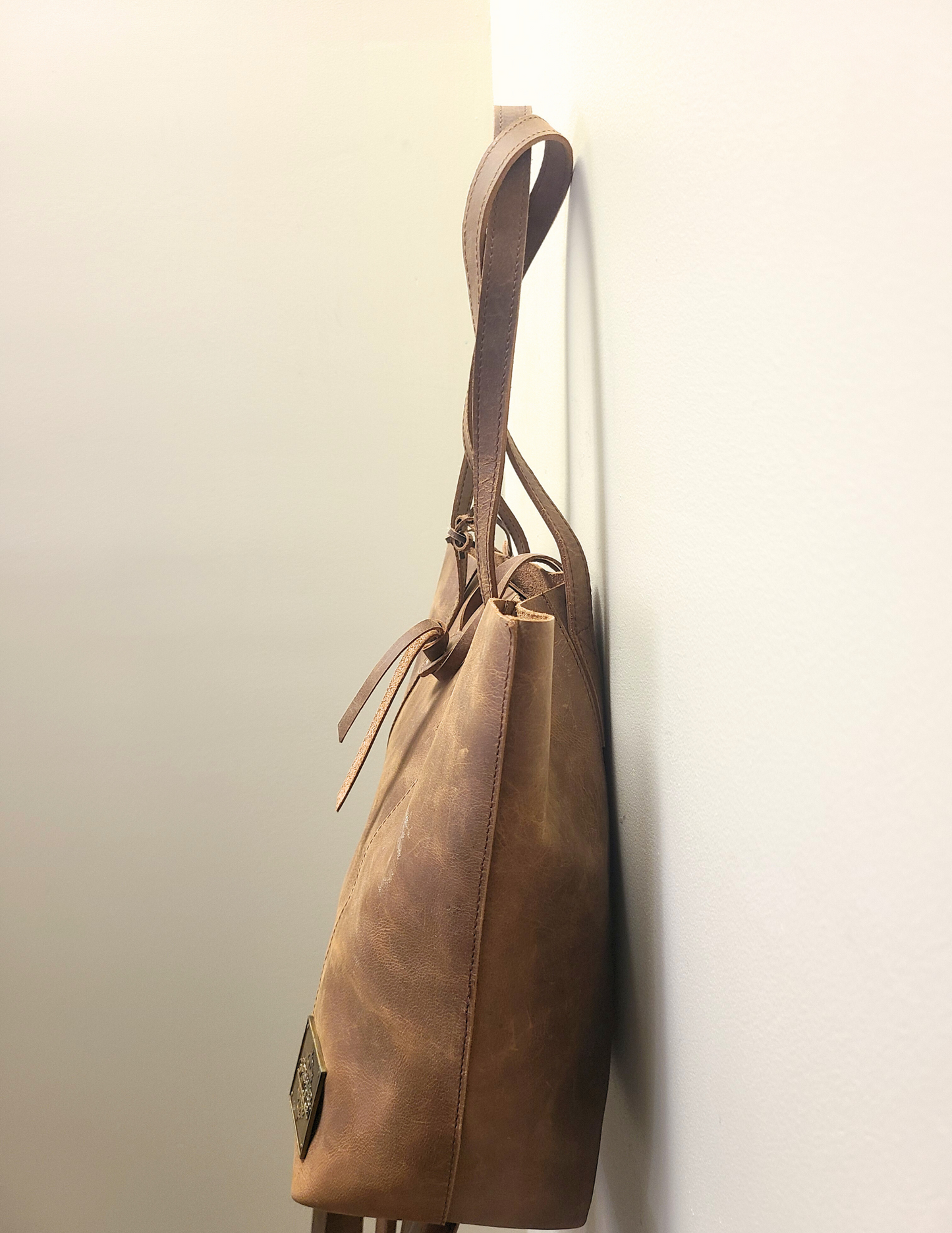 Women's Hunter Leather Tote Bag - Light-Status Co. Leather Studio