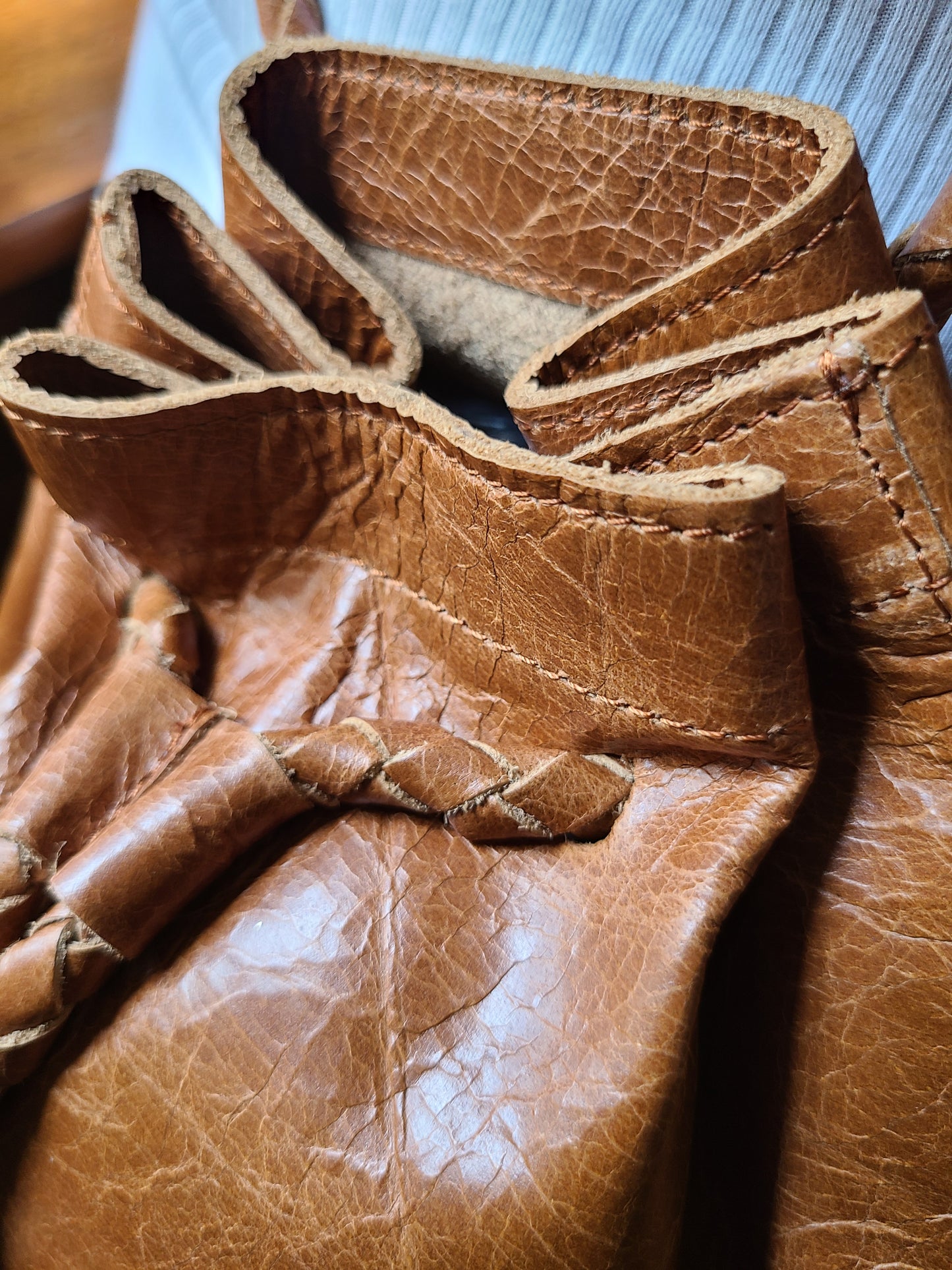 Women's Lambskin Bucket Purse w/ Tassel-Status Co. Leather Studio
